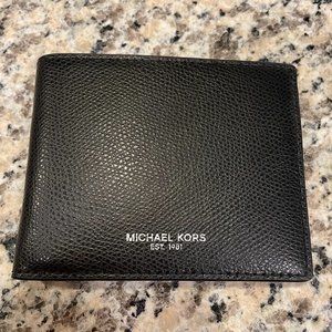 NWT Michael Kors Pebbled Leather Wallet, Black
